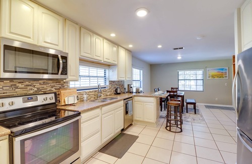 Summerfield House | 10 Mi to Lake Sumter: Home w/Deck in Summerfield