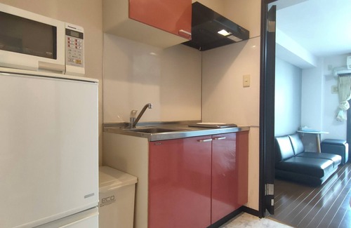 Naniwa Apartment | 10 minutes from JR Namba Station and Subway/Hanshin Sakuragawa Station 5 minutes from JR Ashiwarabashi Station 4 minutes from supermarket One room on one floor, max. 5 people, elevator available, convenient to Namba, Dotonbori and Shinsaibashi