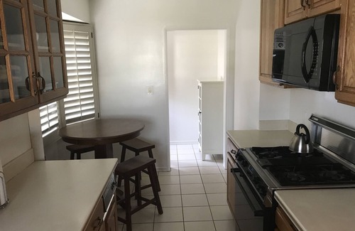 Westchester House | 10 Minutes from LAX, Freeways & Beach - Easy Access to all that LA has to offer!