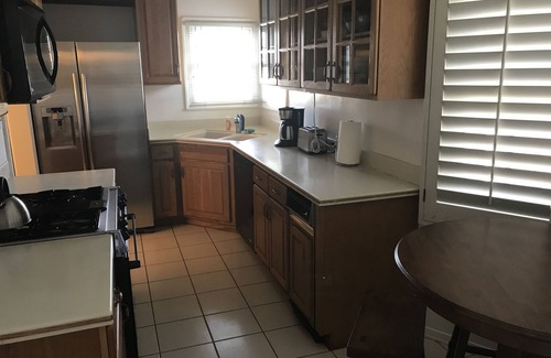 Westchester House | 10 Minutes from LAX, Freeways & Beach - Easy Access to all that LA has to offer!