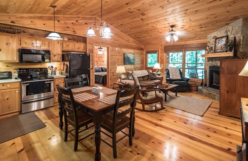 Blue Ridge Cabin | 10 Minutes to Downtown Blue Ridge - Sleeps 4