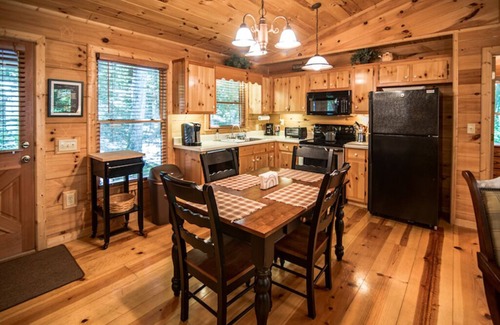 Blue Ridge Cabin | 10 Minutes to Downtown Blue Ridge - Sleeps 4