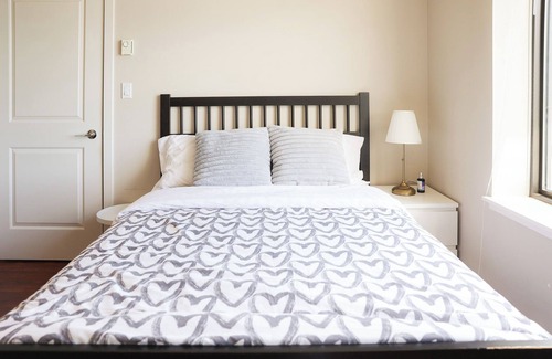 Richmond City Centre Apartment | 10 minutes to YVR, 2 bedrooms, 2 full bathrooms,high-rise with beautiful views