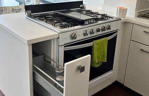San Miguel Chapultepec Apartment | 10 minutes walking distance to Chapultepec! 2 floor apartment with balcony