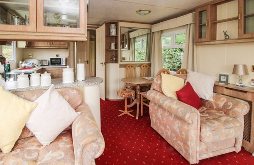 Much Wenlock Cottage | 10 OLD ORCHARD, pet friendly, with a garden in Much Wenlock