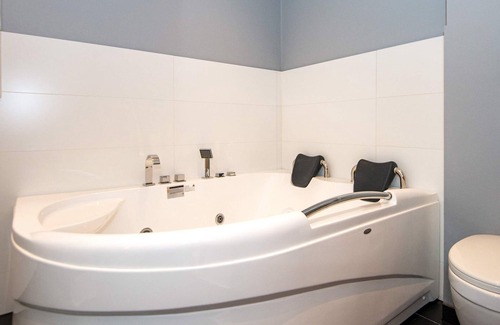 Øksenmølle House | 10 person holiday home in Ebeltoft
