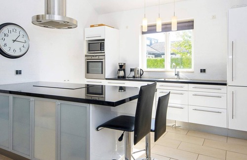 Grena Strand House | 10 person holiday home in Grenaa