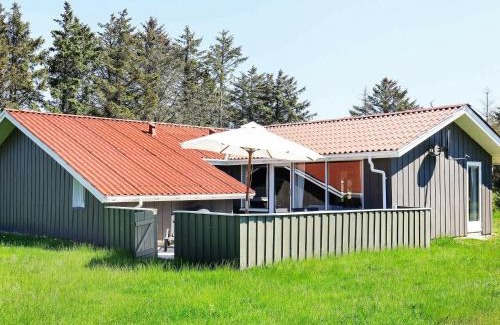 Grønhøj House | 10 person holiday home in Løkken-By Traum