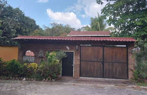 Tamanique House | 10 to all prime beaches like el tunco and the new Sunset Park