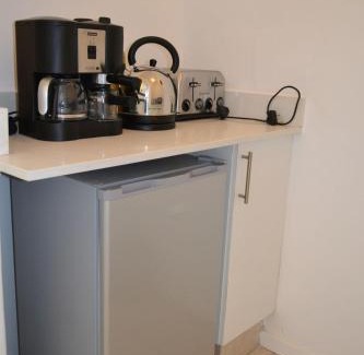 Woodmead House | 10 Woodmead Suites
