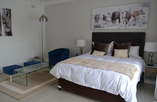 Woodmead House | 10 Woodmead Suites
