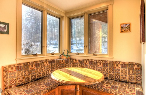 Newfane House | 100 acre Amazing Private Estate. 10 BRs w/Swimming Pool, Tennis Court, Hot Tub!