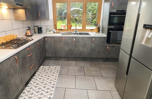 Cwm-twrch Isaf Cottage | 100 Cwmphil Road