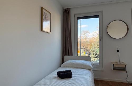 Gerasdorf bei Wien Apartment | 100 m2 Apartment with Balcony & Free Parking