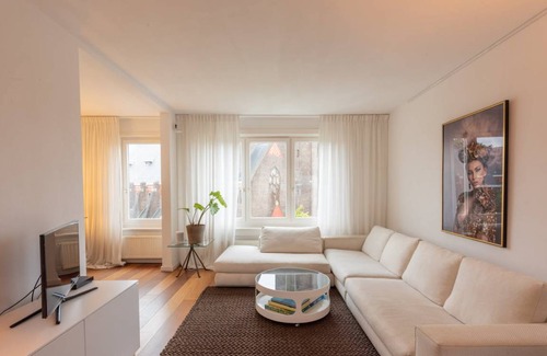 De Pijp Apartment | 100 m² Apartment ∙ 2 bedrooms ∙ 4 guests