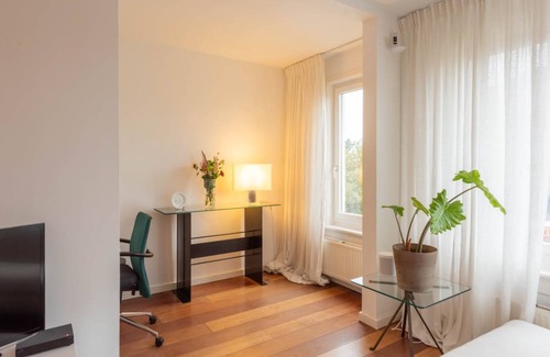 De Pijp Apartment | 100 m² Apartment ∙ 2 bedrooms ∙ 4 guests