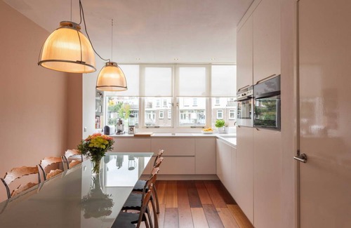 De Pijp Apartment | 100 m² Apartment ∙ 2 bedrooms ∙ 4 guests