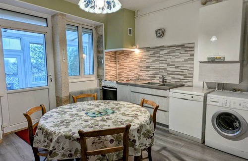 Semur-en-Auxois Cottage | 100 m² Cabin ∙ 2 bedrooms ∙ 4 guests