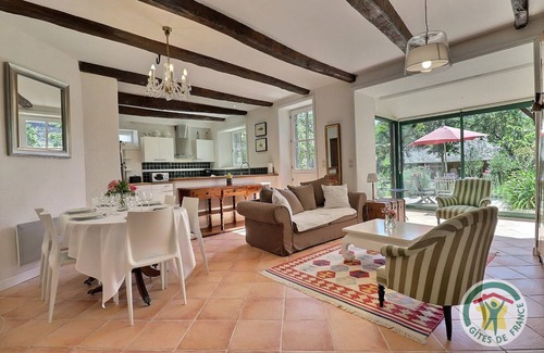 La Ville-es-Nonais House | 100 m² Gîte ∙ 3 bedrooms ∙ 6 guests