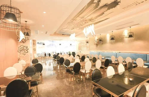 Bengbu Hotel | 100 m² Hotel ∙ 3 bedrooms ∙ 127 guests