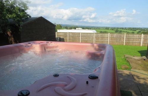 Checkley House | 100 m² House ∙ 3 bedrooms ∙ 10 guests