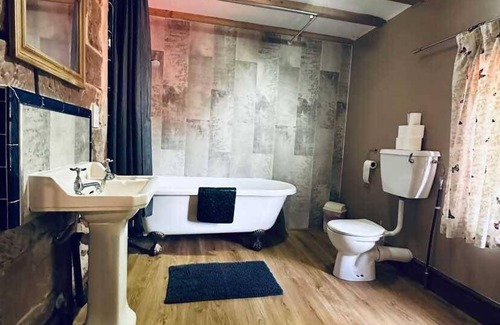 Checkley House | 100 m² House ∙ 3 bedrooms ∙ 10 guests
