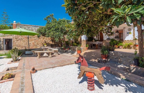 Guaro House | 100 m² House ∙ 3 bedrooms ∙ 6 guests