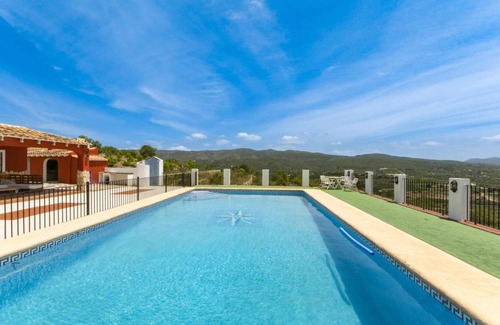 Luchente Villa | 100 m² Villa ∙ 3 bedrooms ∙ 6 guests