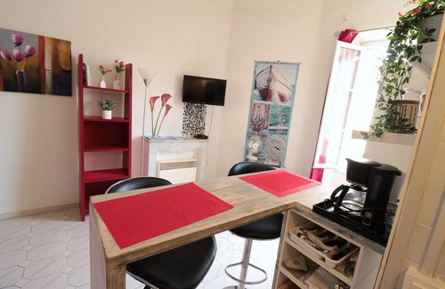 Nice City Centre Apartment | 100 meters from the beaches and in town