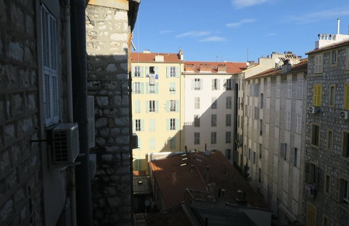 Nice City Centre Apartment | 100 meters from the beaches and in town