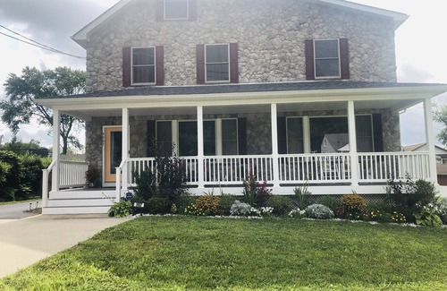 Parkville House | 100% SMOKE FREE Historical Beautiful Baltimore/Parkville~PRIVATE ENTIRE HOUSE