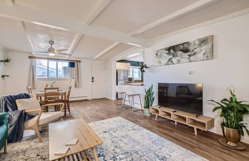 Eiber Apartment | $1000 Rebate if You Buy A Home in Denver!