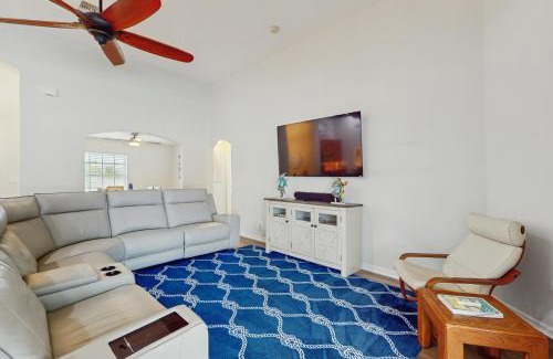 Trafalgar House | 1006 SW 8th Ct