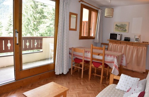 Pralognan-la-Vanoise Apartment | 100m from ski slopes, 1st floor, balcony, tv, ski locker, 34m², Pralognan-la-Vanoise