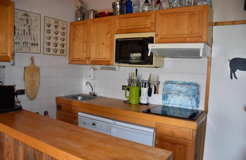 Pralognan-la-Vanoise Apartment | 100m from ski slopes, 3rd floor, balcony, tv, ski locker, 75m², Pralognan-la-Vanoise