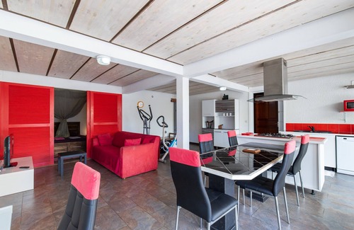 Petite-Ile Villa | 100m² charming guest apartment with private pool