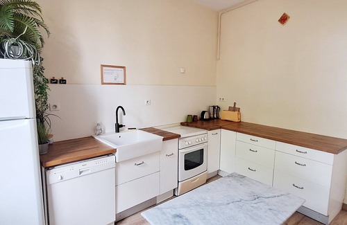 Aiguerelles Apartment | 100m² of space and tranquility between Corum, Gare & Place de la Comédie