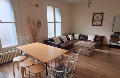 Aiguerelles Apartment | 100m² of space and tranquility between Corum, Gare & Place de la Comédie