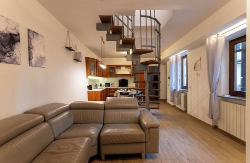 Pavia House | [100MQ & FREE PARKING] Charming House Ponte Coperto