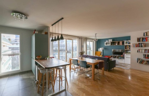 Combat Apartment | 102 m² Apartment ∙ 3 bedrooms ∙ 8 guests