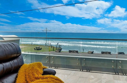Port Fairy House | 103 Beach Street Beachfront Home