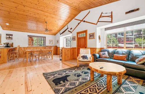 Big Bear House | 104 - Cozy Cabin in Pinewood Estates