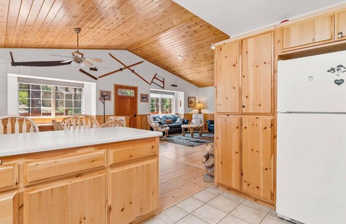 Big Bear House | 104 - Cozy Cabin in Pinewood Estates
