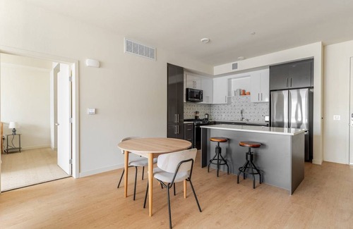 Piedmont Avenue Apartment | 105 m² Apartment ∙ 2 bedrooms ∙ 4 guests