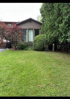 Eastside House | 105 Robert Drive