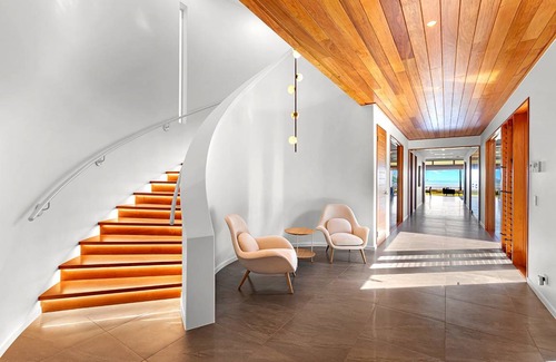 Flametree House | 1050 m² House ∙ 6 bedrooms ∙ 12 guests
