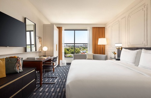 Quigley Hotel | 106 Jefferson Huntsville, Curio Collection by Hilton