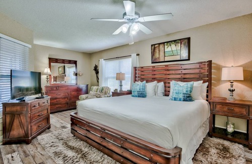 Crystal Beach Condo | 107 m² Condo ∙ 1 bedroom ∙ 6 guests