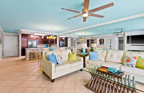Holiday Isle Condo | 109 m² Condo ∙ 2 bedrooms ∙ 6 guests