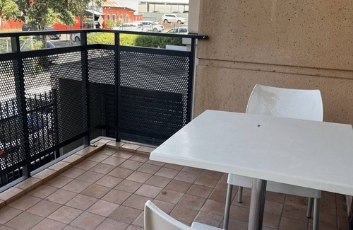 East Perth Apartment | 109 Simply Devine Hay St 2x2Apt Pool+Gym